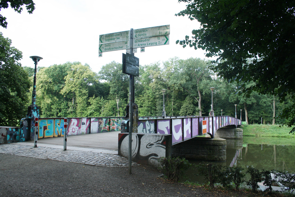 Rennbahnbrücke. Foto: Ralf Julke
