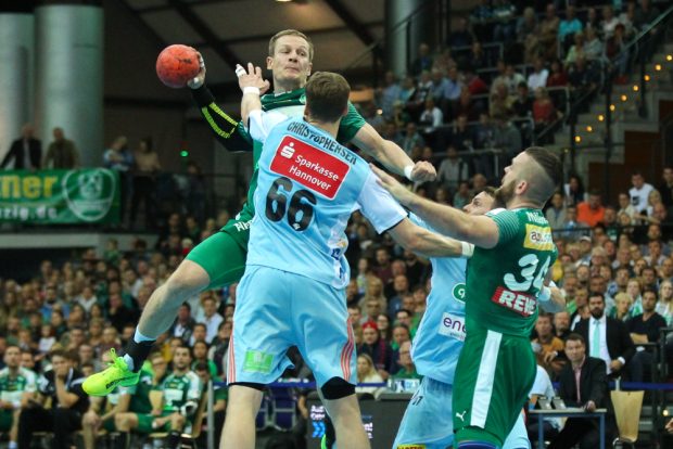 Aivis Jurdzs peilt das Ziel an. Foto: Jan Kaefer