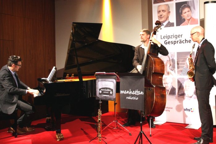 Musikalische Eröffnung des Abends durch das Manhattan Trio. Foto: L-IZ.de
