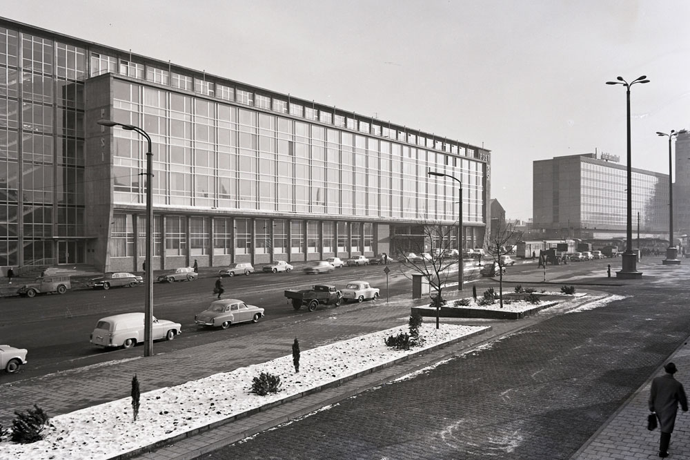 Das Gebäude der ehemaligen Hauptpost, um 1965. Foto: Stadtgeschichtliches Museum Leipzig
