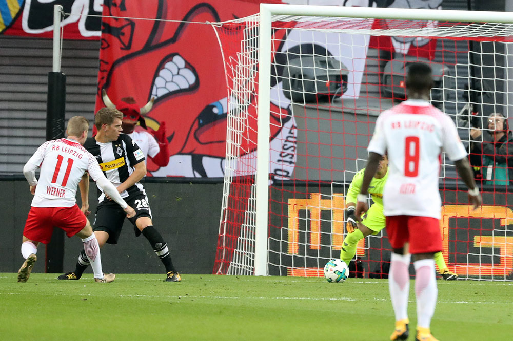 Timo Werner bringt sein Team nach Flanke von Bernardo in Führung. Foto: GEPA pictures/Sven Sonntag