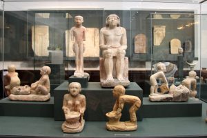 Blick ins Ägyptische Museum der Universität Leipzig. Foto: Matthias Weidemann