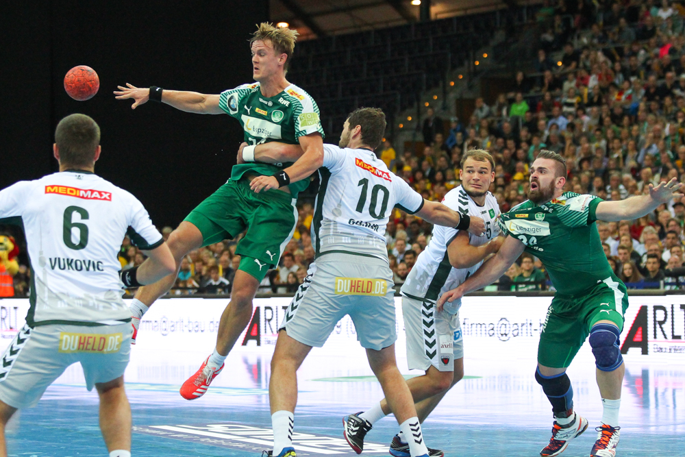 Trotz beherzten Auftritts gegen Tabellenführer Füchse Berlin, ging Leipzig (hier Niclas Pieczkowski am Ball) in eigener Halle leer aus. Foto: Jan Kaefer