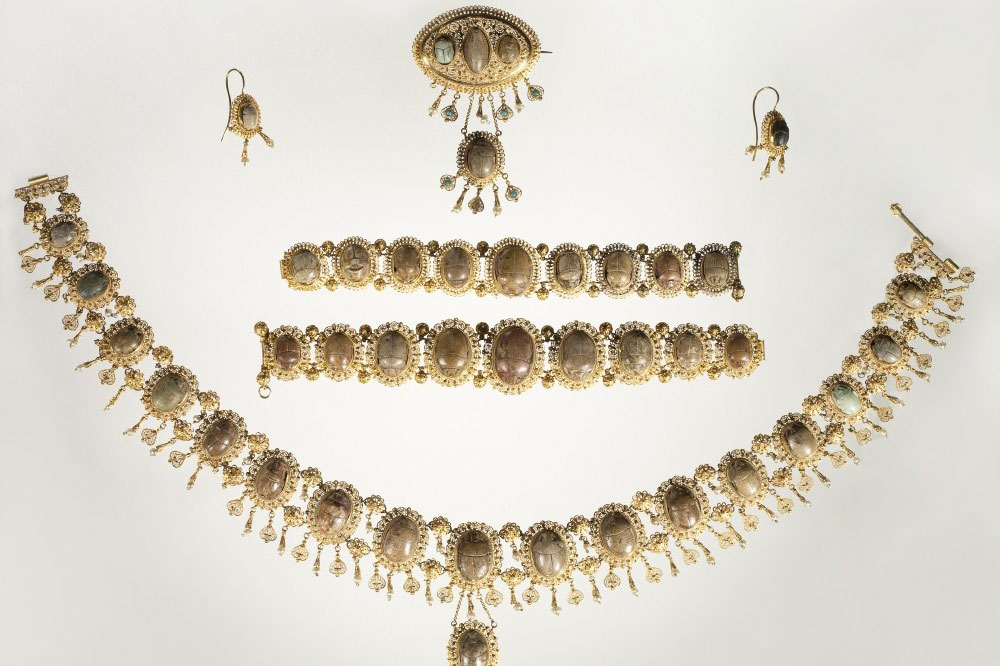 Goldenes Schmuck-Ensemble aus dem Besitz des Ägyptologen Georg Ebers. Foto: Marion Wenzel/Universität Leipzig