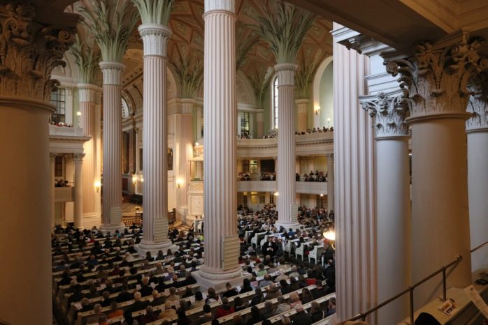 Eine überfüllte Nikolaikirche am 9.10.2017. Foto: L-IZ.de