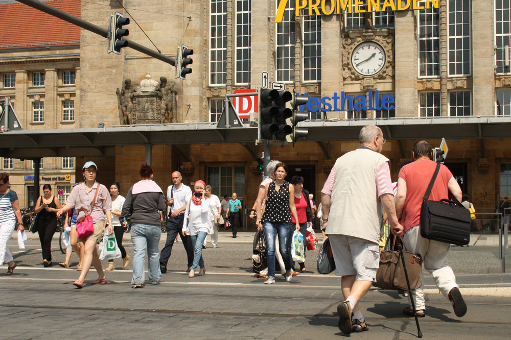 Situation vor der Westhalle des Hauptbahnhofs. Foto: Ralf Julke