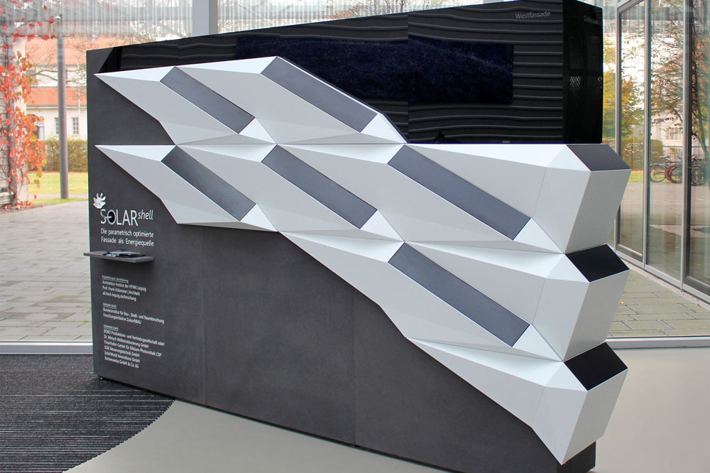 Übergang der West- zur Südfassade der „SOLAR.shell“. Foto: Fraunhofer CSP