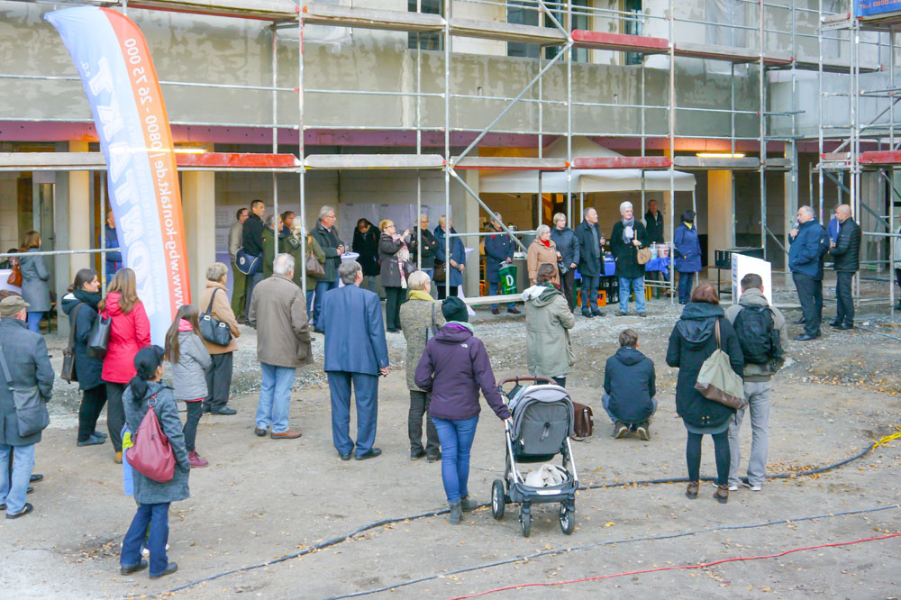 Zahlreiche Interessierte waren der Einladung zum Tag der offenen Baustelle gefolgt. Foto: WBG Kontakt