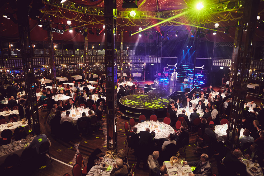 Blick ins Innere. Weltgrößtes Spiegelzelt in Leipzig. Foto: Voß/ZINQ