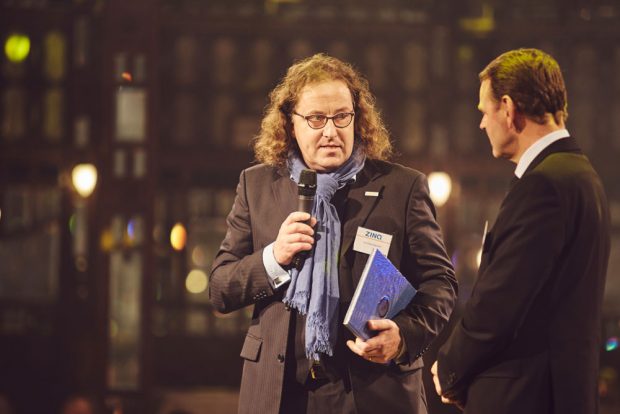 Lars Baumgürtel, geschäftsführender Gesellschafter ZINQ, und Dr. Fritz Jaeckel, Chef der sächsischen Staatskanzlei (v.l.n.r.). Foto: Voß/ZINQ