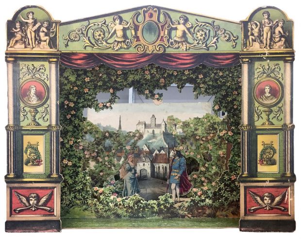 Papiertheater Dornröschen, 1870 Die spielbereite Bühne besteht aus 12 Einzelteilen. Im Bühnenkasten sind alle erforderlichen Kulissenhalterungen untergebracht. Foto: Stadtgeschichtliches Museum Leipzig