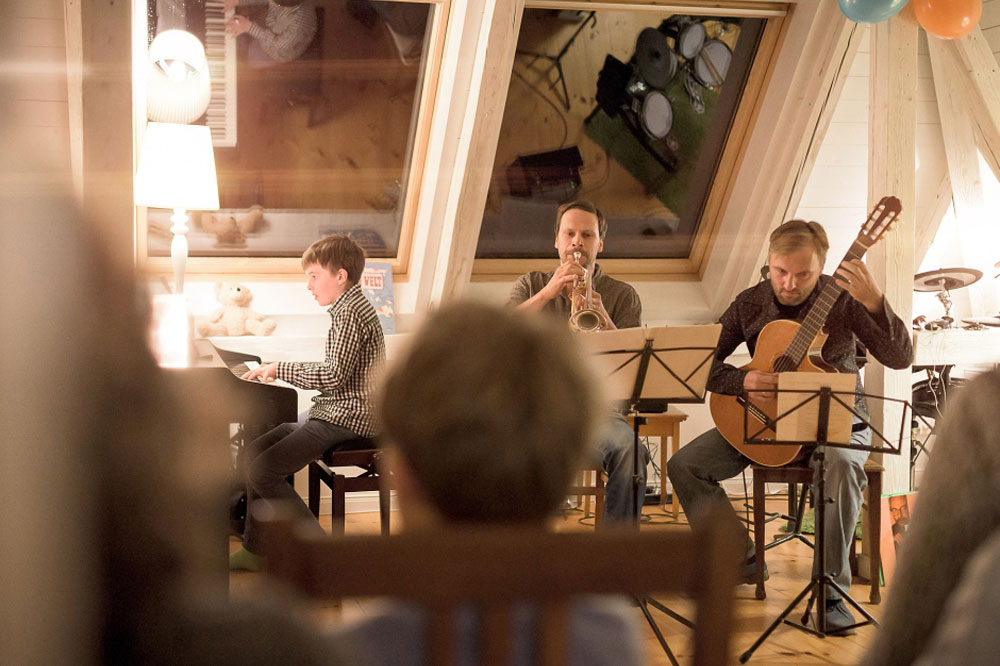 Hausmusik unterm Dach im vergangenen Jahr. Foto: Daniel Reiche
