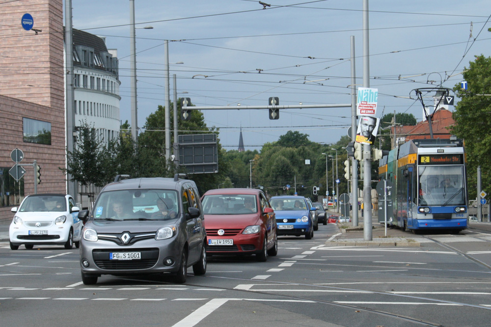 Verkehr am Martin-Luther-Ring. Foto: Ralf Julke