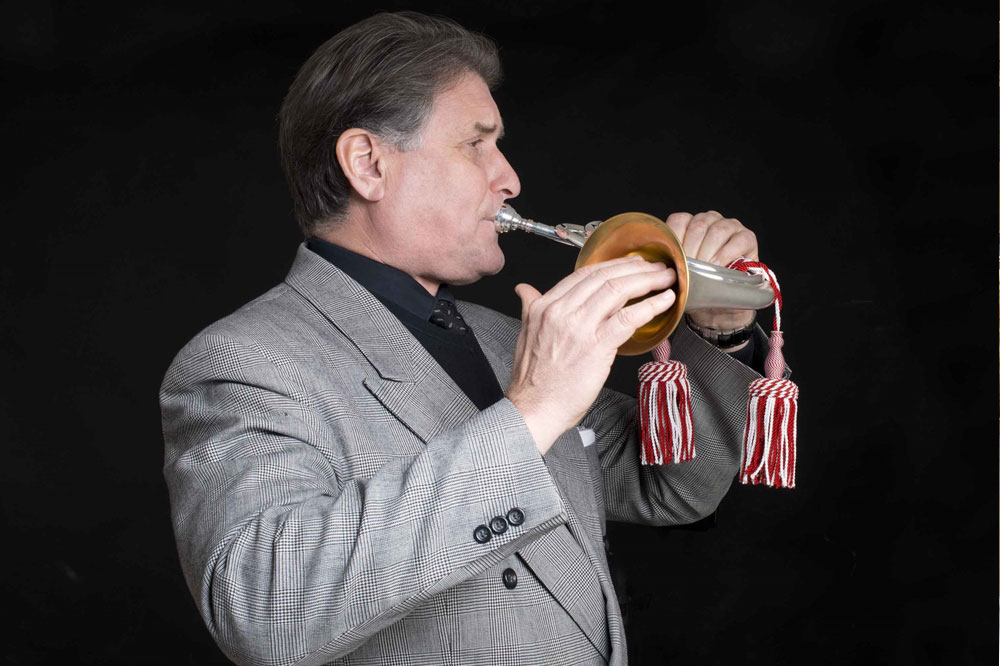 Richard Carson Steuart mit der Reiche-Trompete. Foto: PR