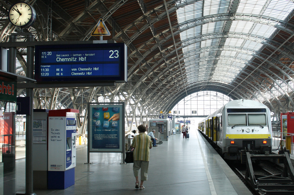 Der Zug nach Chemnitz steht bereit. Foto: Ralf Julke