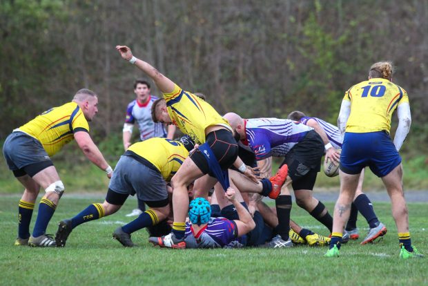 Immer gut, noch etwas drunter zu haben: Die Grizzlies ziehen an der Leipziger Hose. Foto: Jan Kaefer