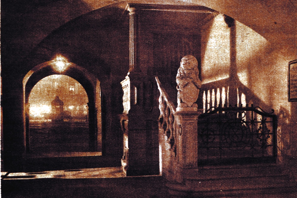 Der Eingang des Alten Rathauses am Markt in den 30er Jahren. Foto: NLZ Bilderwoche