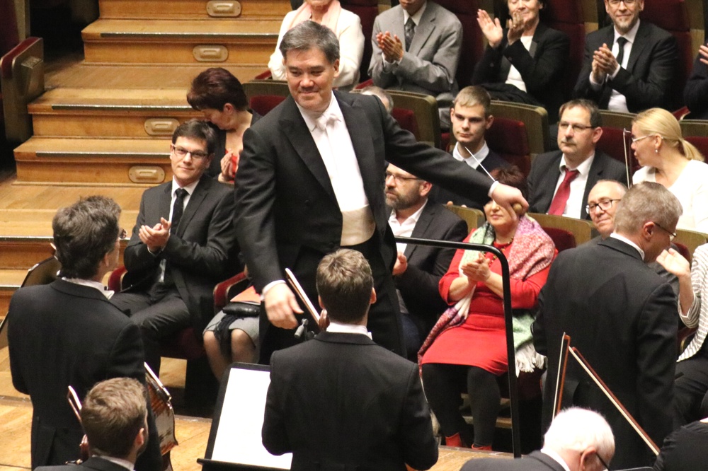 Alan Gilbert leitete dieses Jahr die Aufführungen von Beethovens Neunter. Foto: Michael Freitag