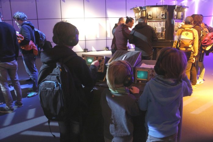 Kinder und Jugendliche können zum Junghackertag kostenlos auf den Kongress. Foto: Alexander Böhm