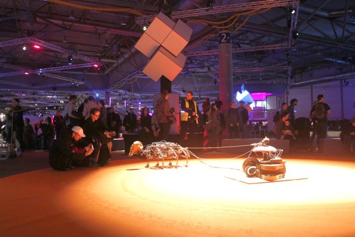 Roboter an der Leine. Foto: Alexander Böhm