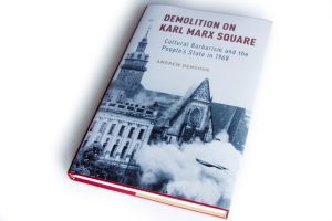 Andrew Demshuk: Demolition on Karl Marx Square. Foto: Ralf Julke