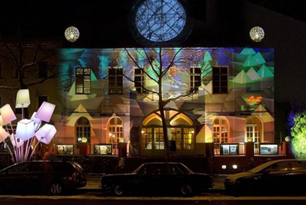 Angeleuchtete Schaubühne. Foto: Schaubühne Lindenfels