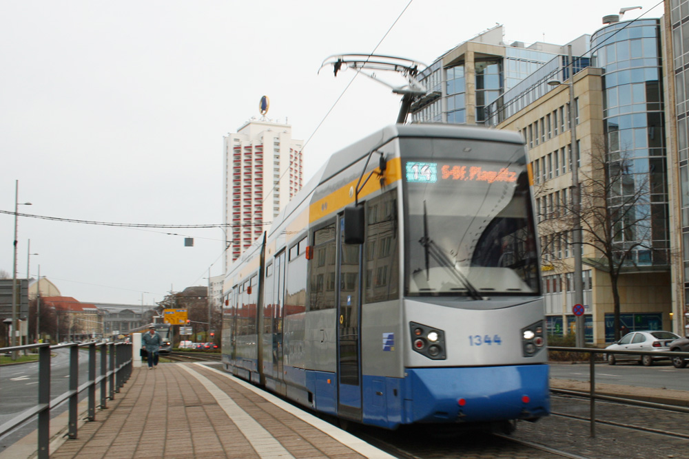 Leoliner auf dem Leipziger Innenstadtring. Foto: Ralf Julke