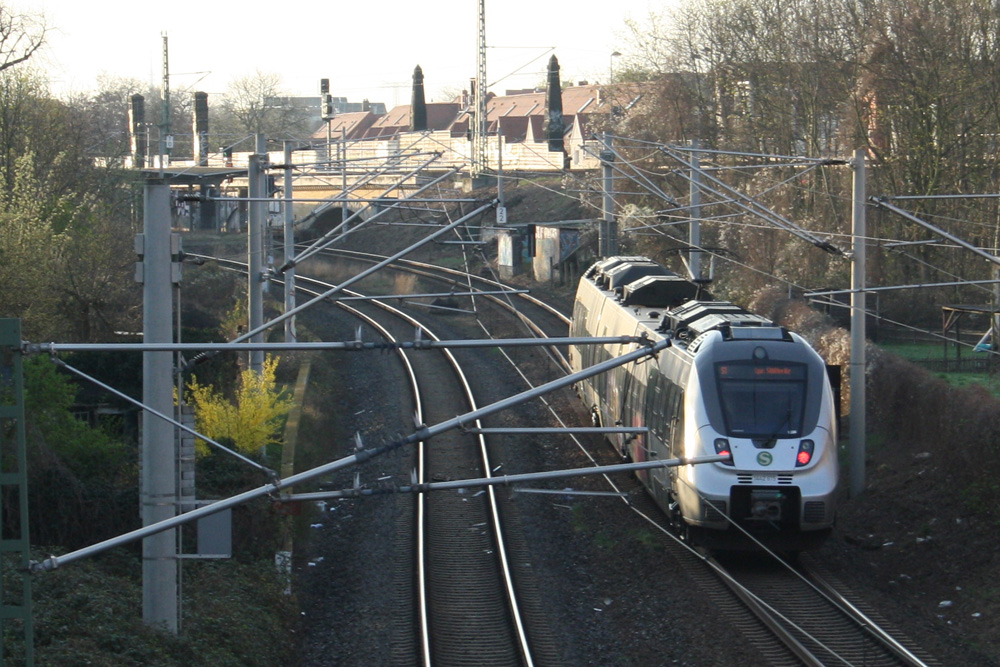 Die S1 unterwegs in Gohlis. Foto: Ralf Julke