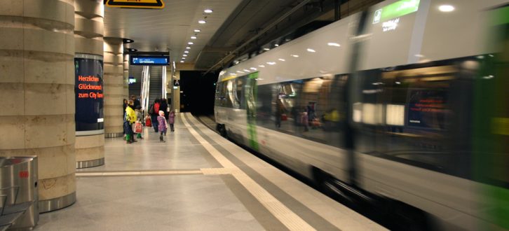 S-Bahn im Hauptbahnhof Leipzig. Foto: Ralf Julke