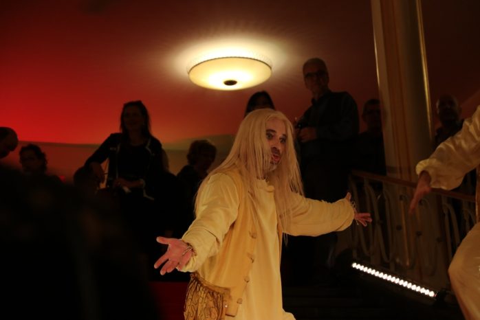 Das Begrüßungskommitee im Schauspiel. Foto: L-IZ.de