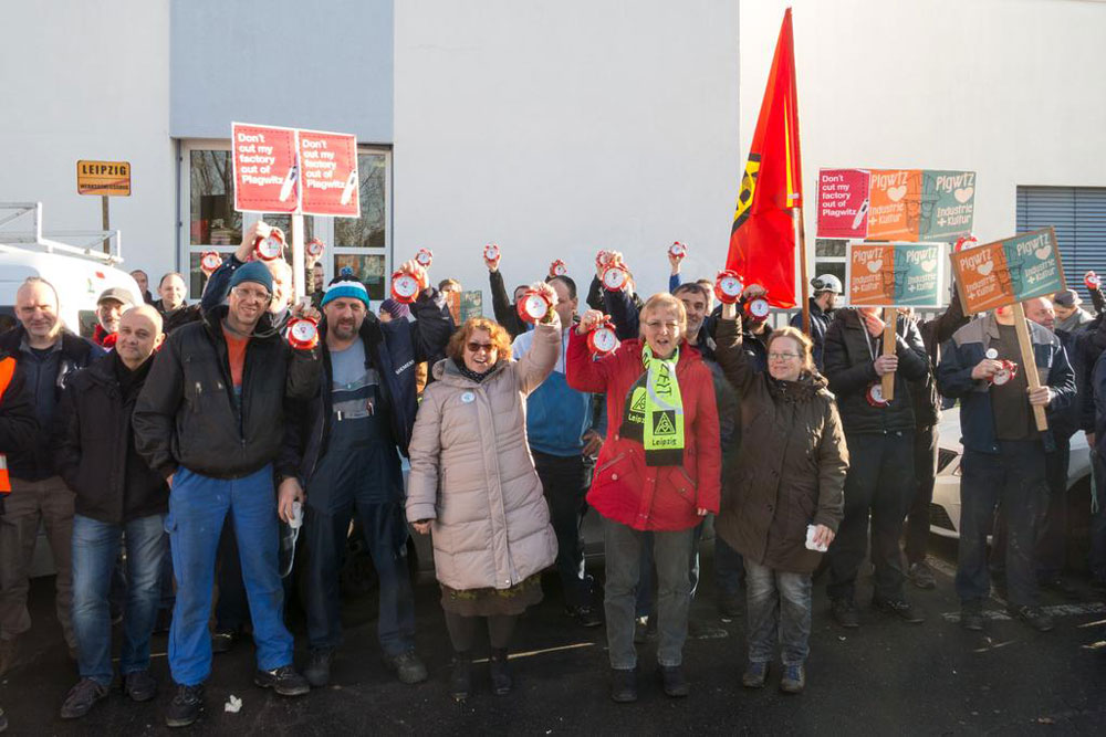 Sehr gute Stimmung, sehr gute Beteiligung und gutes Wetter sind das beste Rezept für einen Warnstreik. Foto: IG Metall Leipzig
