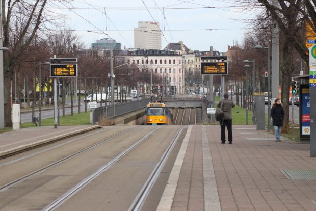 Der Stra&szlig;enbahntunnel an der Jahnallee auf der H&ouml;he der Arena Leipzig. Foto: L-IZ.de