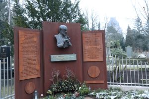 Das Ehrengrab der Stadt Leipzig für Kurt Masur auf dem Südfriedhof. Foto: Michael Freitag