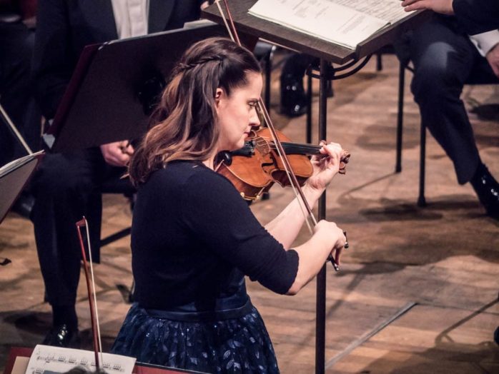 Baiba Skride interpretierte Bergs Violinkonzert. Foto: Luca Kunze