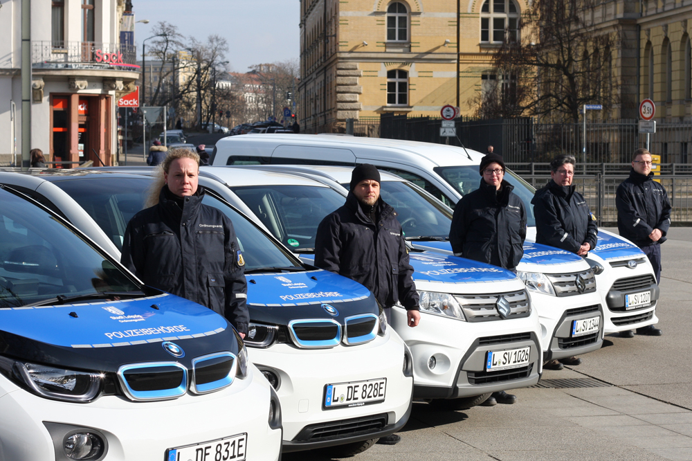 Seit 2018 mit der Bezeichnung Polizeibehörde unterwegs: die Mitarbeiter/-innen des Stadtordnungsamtes. Foto: Sebastian Beyer