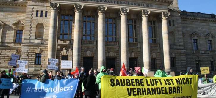 Kundgebung am 22. Februar vor dem Bundesverwaltungsgericht. Foto: Ralf Julke