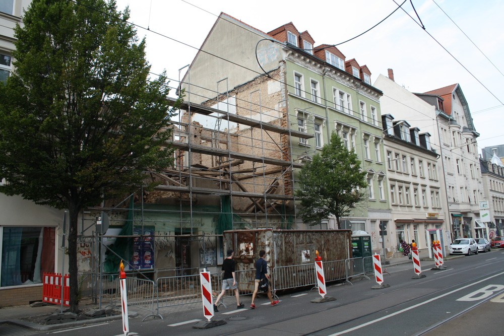 2016 abgerissen: Georg-Schumann-Straße 84, "Zum fröhlichen Zecher". Foto: Ralf Julke