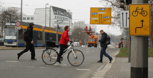 Auch ab hier soll es ein Stück Radstreifen geben. Foto: Ralf Julke