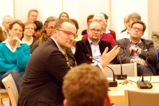 Jens Spahn (CDU) auf Einladung Frank Richters beim Dialogversuch 2015 in Dresden. Foto: Michael Freitag