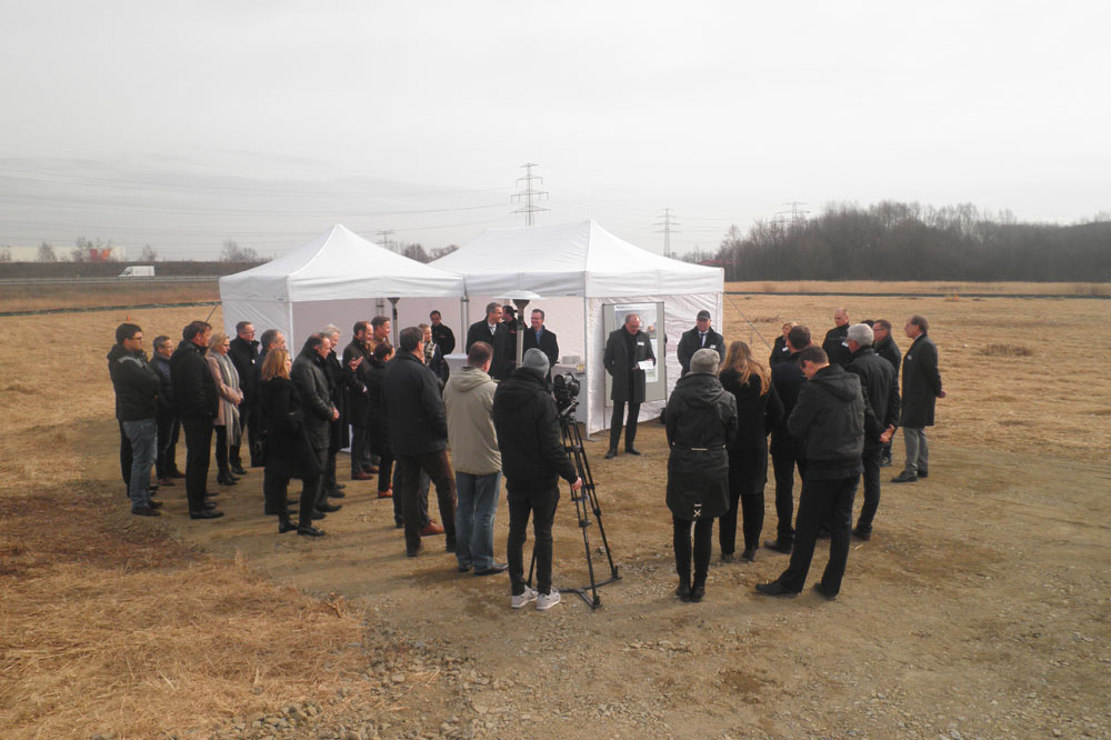Spatenstich im Gewerbegebiet an der Torgauer Straße. Foto: Goldbeck