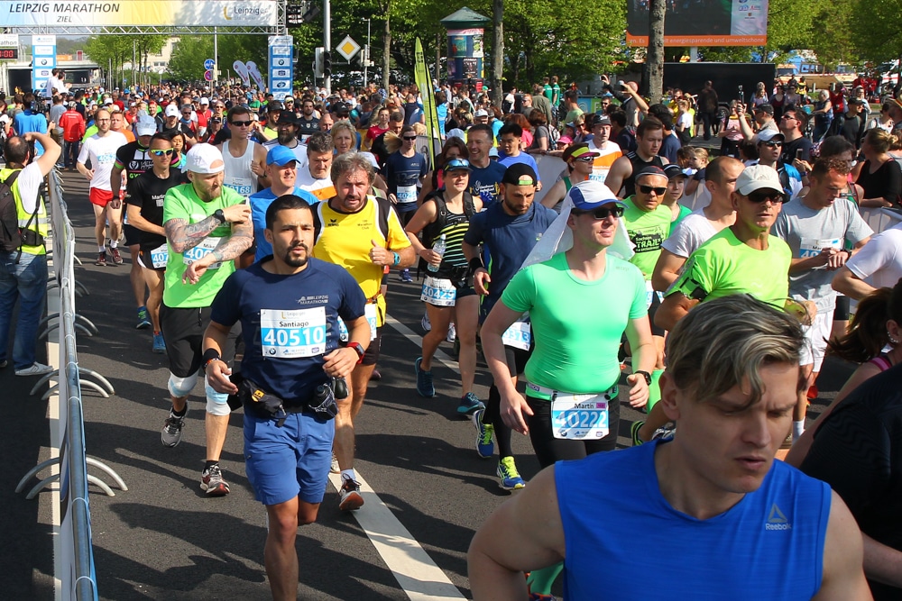 42. Leipzig Marathon am 22.04.2018. Im Bild: Laeuferfeld Marathon am Start am Sportforum. Foto: Jan Kaefer
