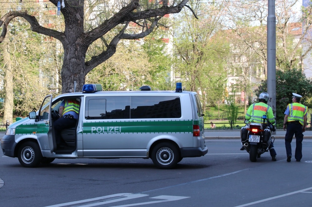 Absperrhelfer die Zweite an der Goethestraße. Foto: L-IZ.de