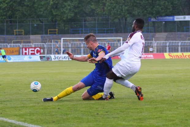 Lok-Kapitän Markus Krug gegen Otis Breustedt. Foto: Jan Kaefer