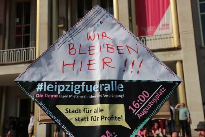 Ein Hauch von 1989 beim Slogan "Wir bleiben hier"- heute natürlich anders gemeint. Foto: L-IZ.de
