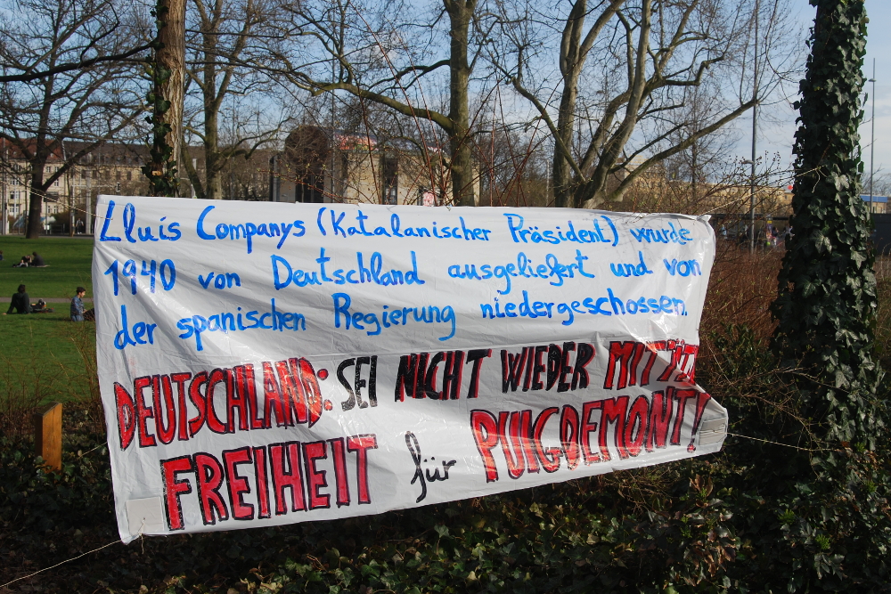 Kundgebung für Puigdemont auf dem Leuschnerplatz. Foto: René Loch