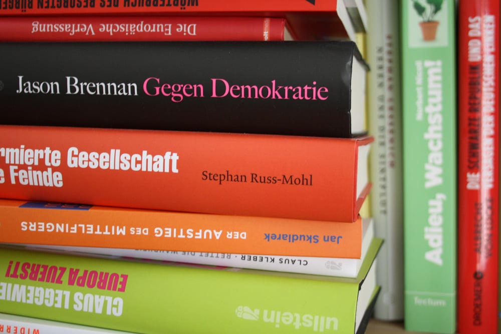 Blick ins L-IZ-Buchregal. Foto: Ralf Julke