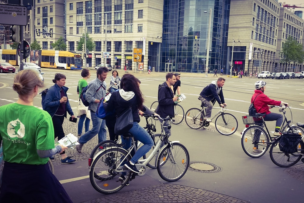 Der Ökolöwe auf dem Johannisplatz im Einsatz. Foto: Ökolöwe