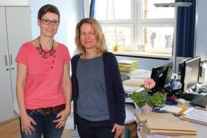Isabell Bergmann und Karin Bauer (v.l.n.r.) sind die Sozialarbeiterinnen der WG „Lipsia“ eG. Ihr Büro ist im Verwaltungsgebäude der Lipsia, Brünner Straße 12, 04209 Leipzig, untergebracht. Foto: WG „Lipsia“ eG