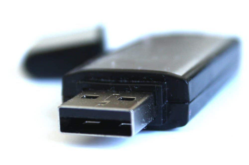 Ein Stick voller Daten. Foto: Ralf Julke