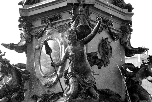 Im Leipziger Tageblatt 1918 zur Einschmelzung für den Krieg wegen „Schwülstigkeit“ empfohlen: Der Mendebrunnen in Leipzig. Das Kriegsende kam 1918 also gerade noch rechtzeitig. Foto: Michael Freitag